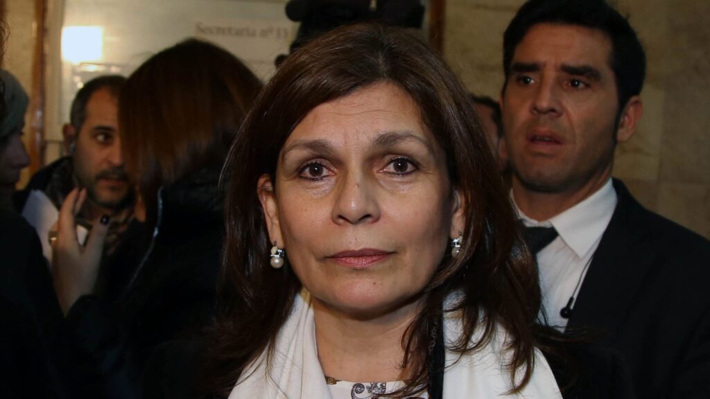 Ex secretaria de Kirchner no declaró por salud