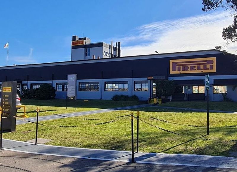 Fábrica de neumáticos suspende producción en Zona Oeste