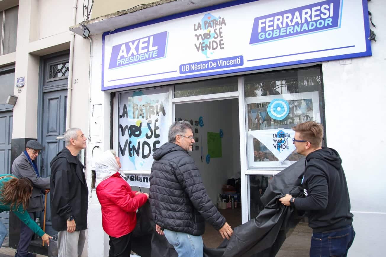 Ferraresi lanza su candidatura a Gobernador