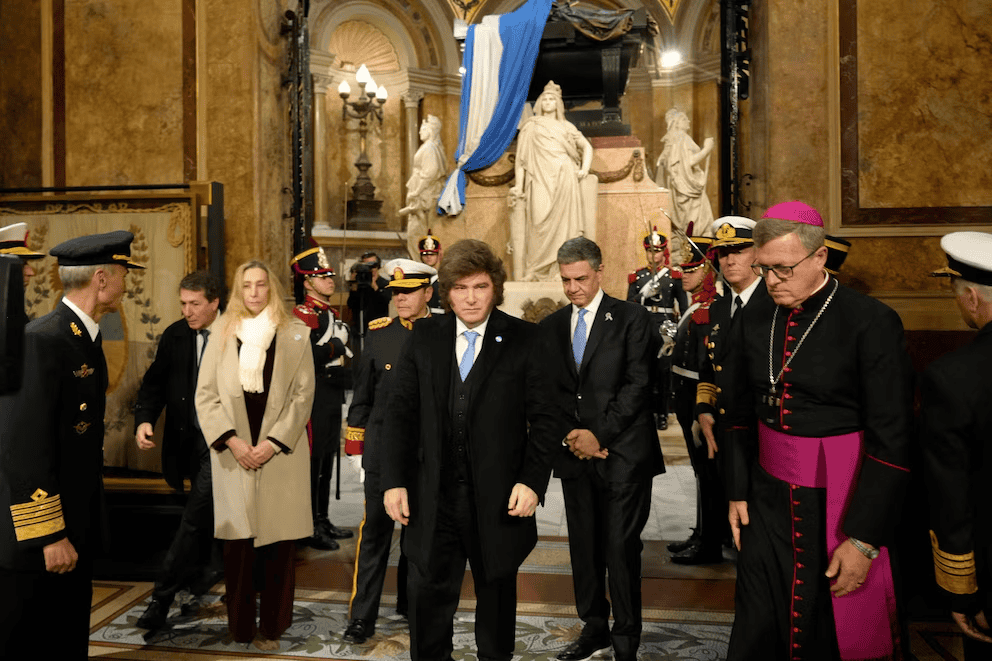 García Cuerva pidió diálogo a la dirigencia ante Milei en el Tedeum