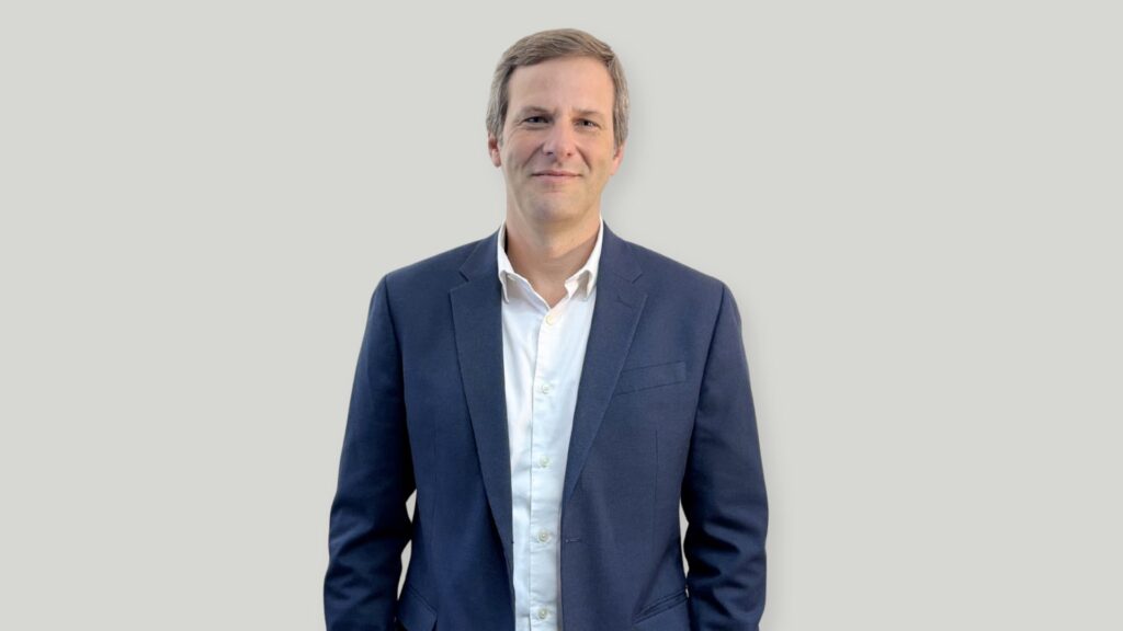Importar: Stock, distancia y logística clave
