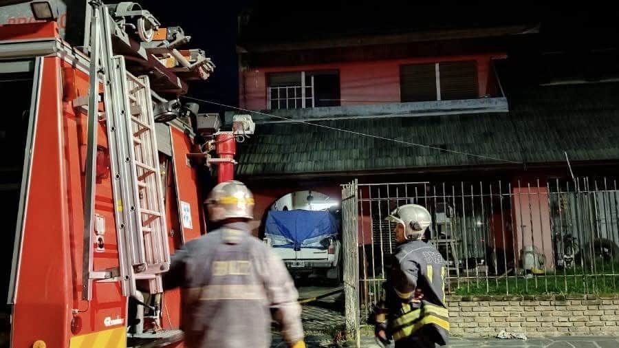 Incendio en Temperley: Falla en chimenea causa daños