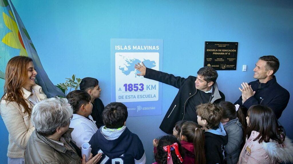 Kicillof inauguró escuela y criticó freno de obras por Milei