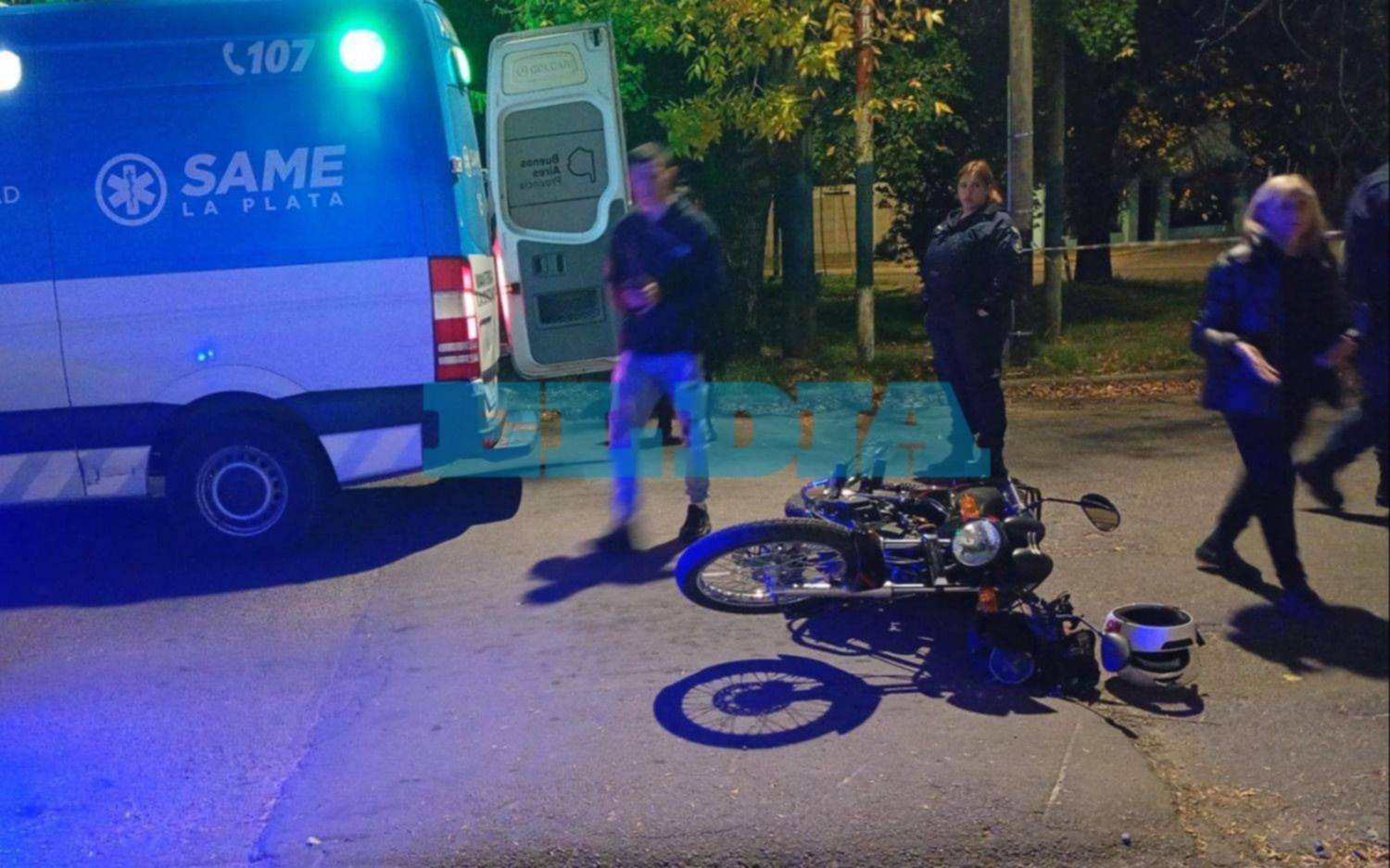 La Plata: Motochorros atacan a chofer de Uber y le disparan