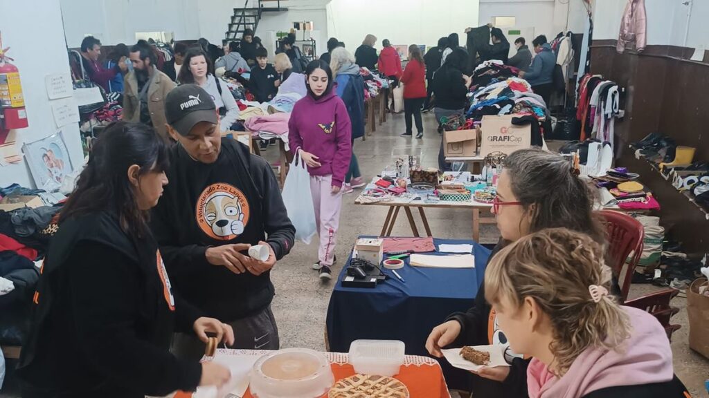 Lanús: Feria solidaria por los perros callejeros