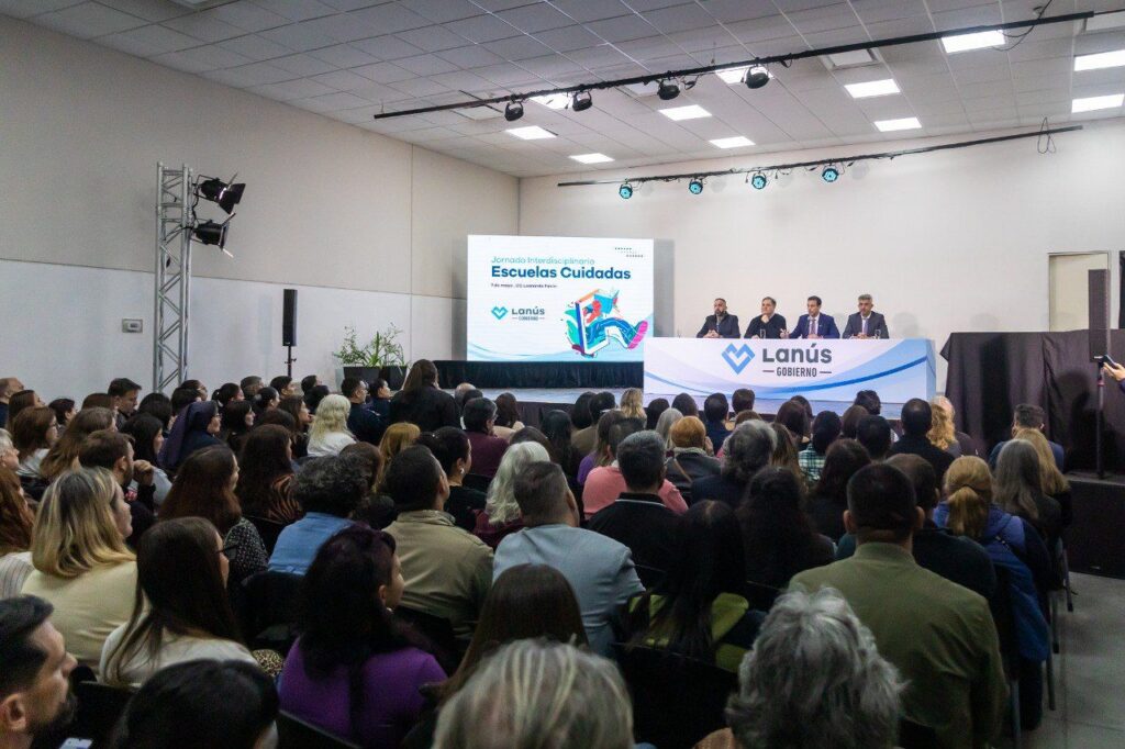 Lanús: Jornada "Escuelas Cuidadas" con Álvarez y Alonso