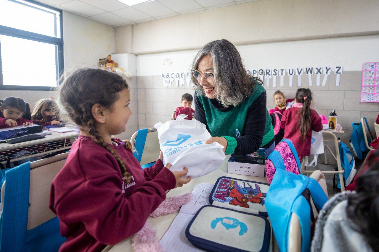 Lanús: Tablets para alumnos de escuela bilingüe
