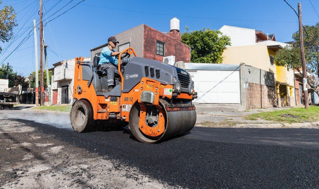 Lanús: avanza el plan de pavimentación 2026-2027 en barrios