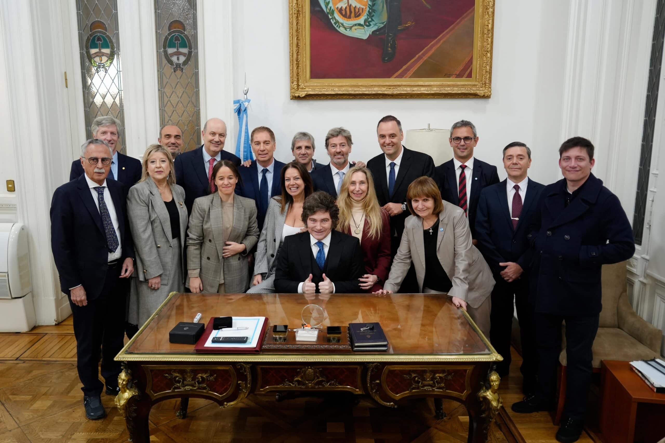 Milei y Gabinete: ¿Olvido estratégico ante la crisis?