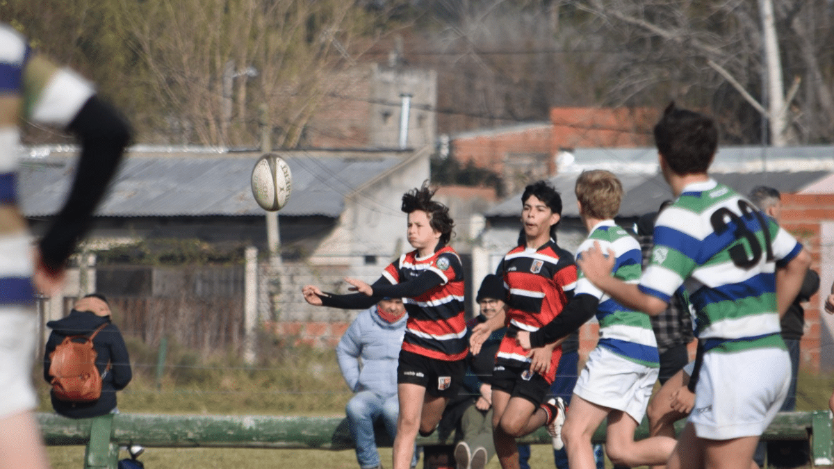 Monte Grande: Jornada de rugby infantil en club