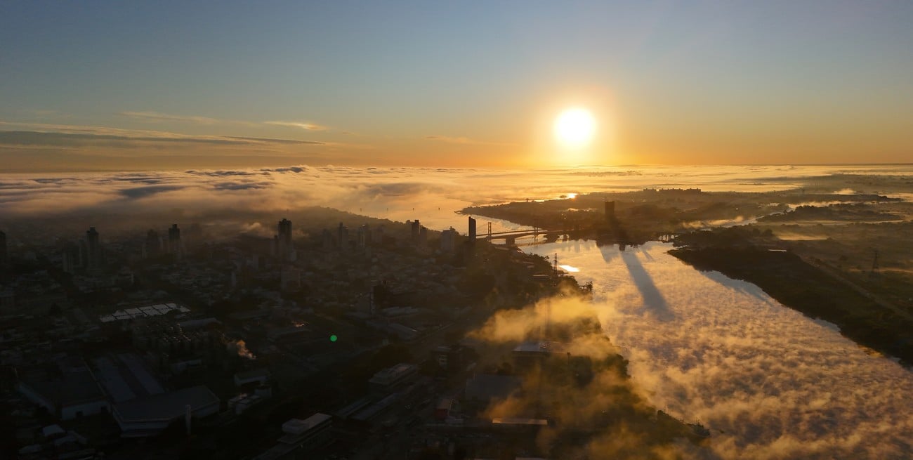 Niebla en Santa Fe: Feriado patrio con visibilidad reducida