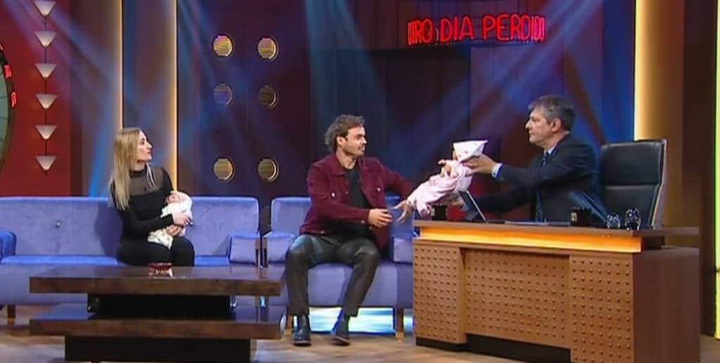 Pergolini y Rojas sorprendidos con bebés “reborn”