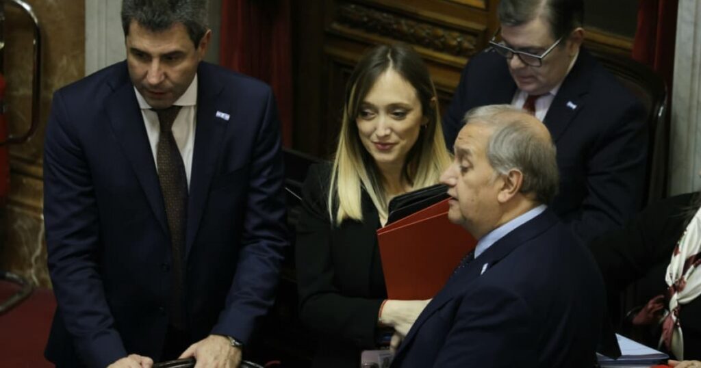 Peronismo dividido aprueba prórroga de Mahiques