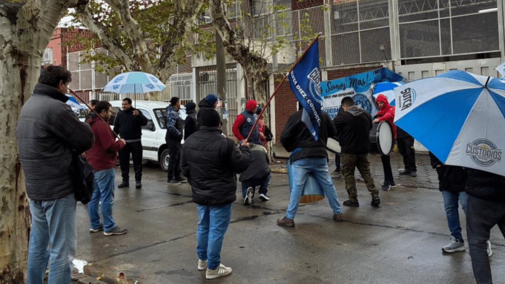 Protesta frente a Edesur en Monte Grande