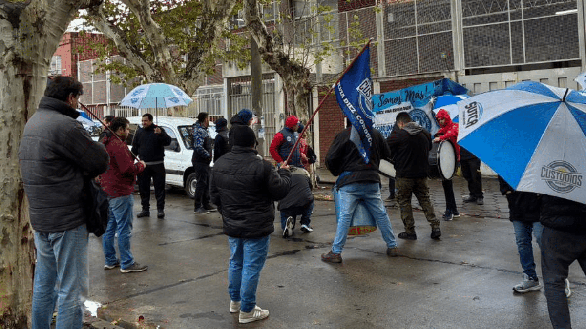 Protesta frente a Edesur en Monte Grande