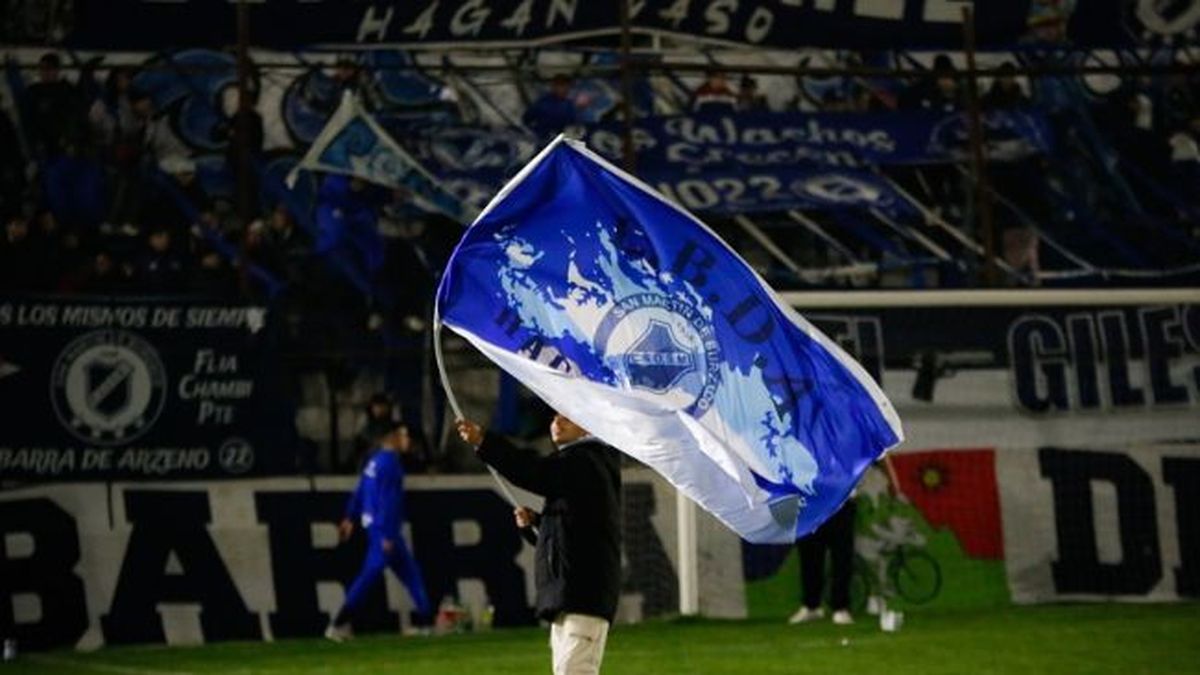 San Martín de Burzaco celebró 90 años antes del clásico
