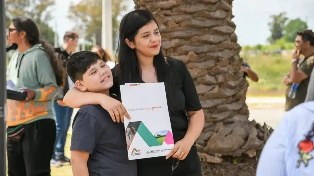 San Vicente: Entrega de lotes y viviendas