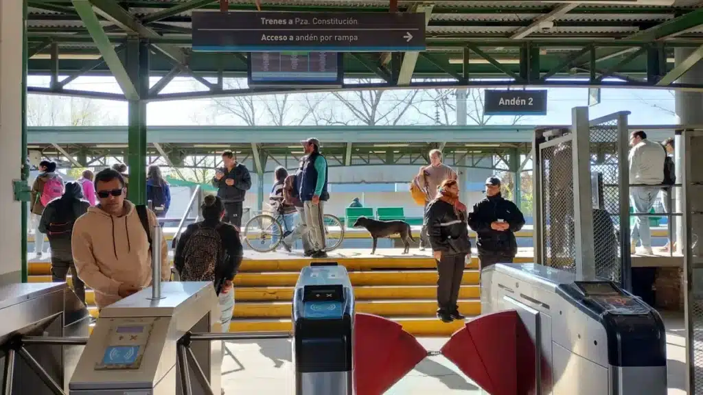 San Vicente a Capital: Aumentos en tren y colectivo