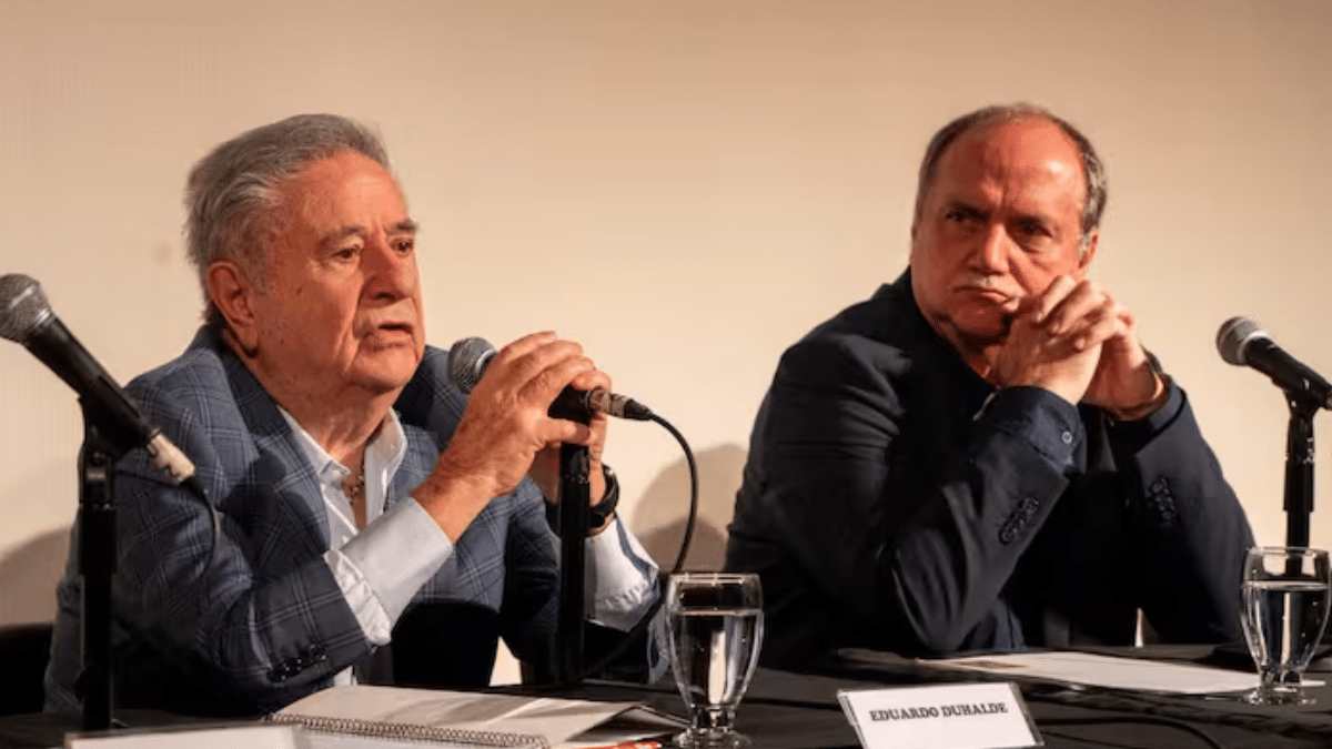Tensión en la UNLa: Increpan a Duhalde por Kosteki y Santillán