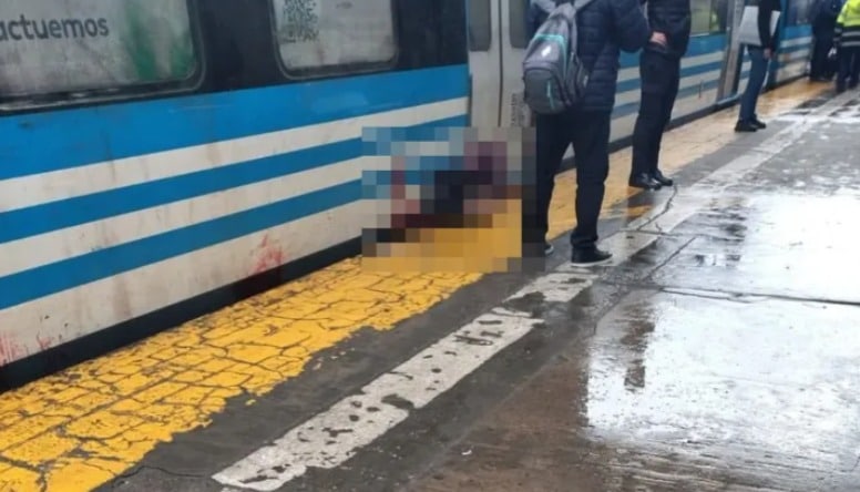 Tragedia en Lomas: pareja muere atropellada por el tren