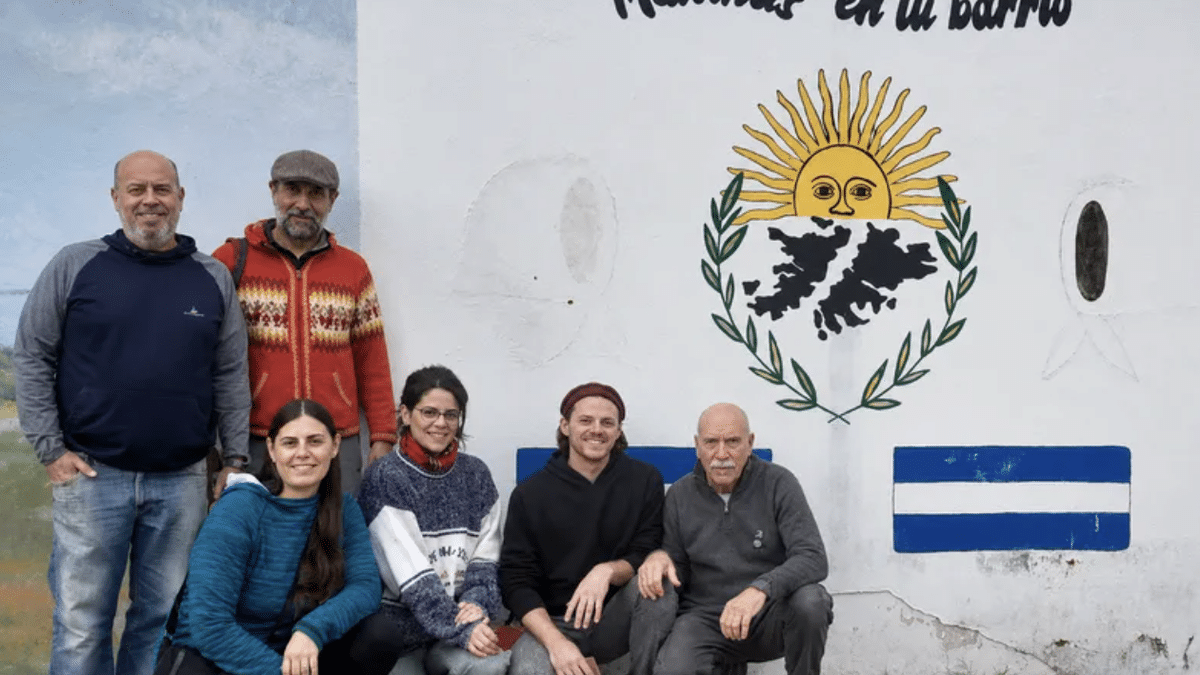Turdera: restaurado mural de Malvinas vandalizado