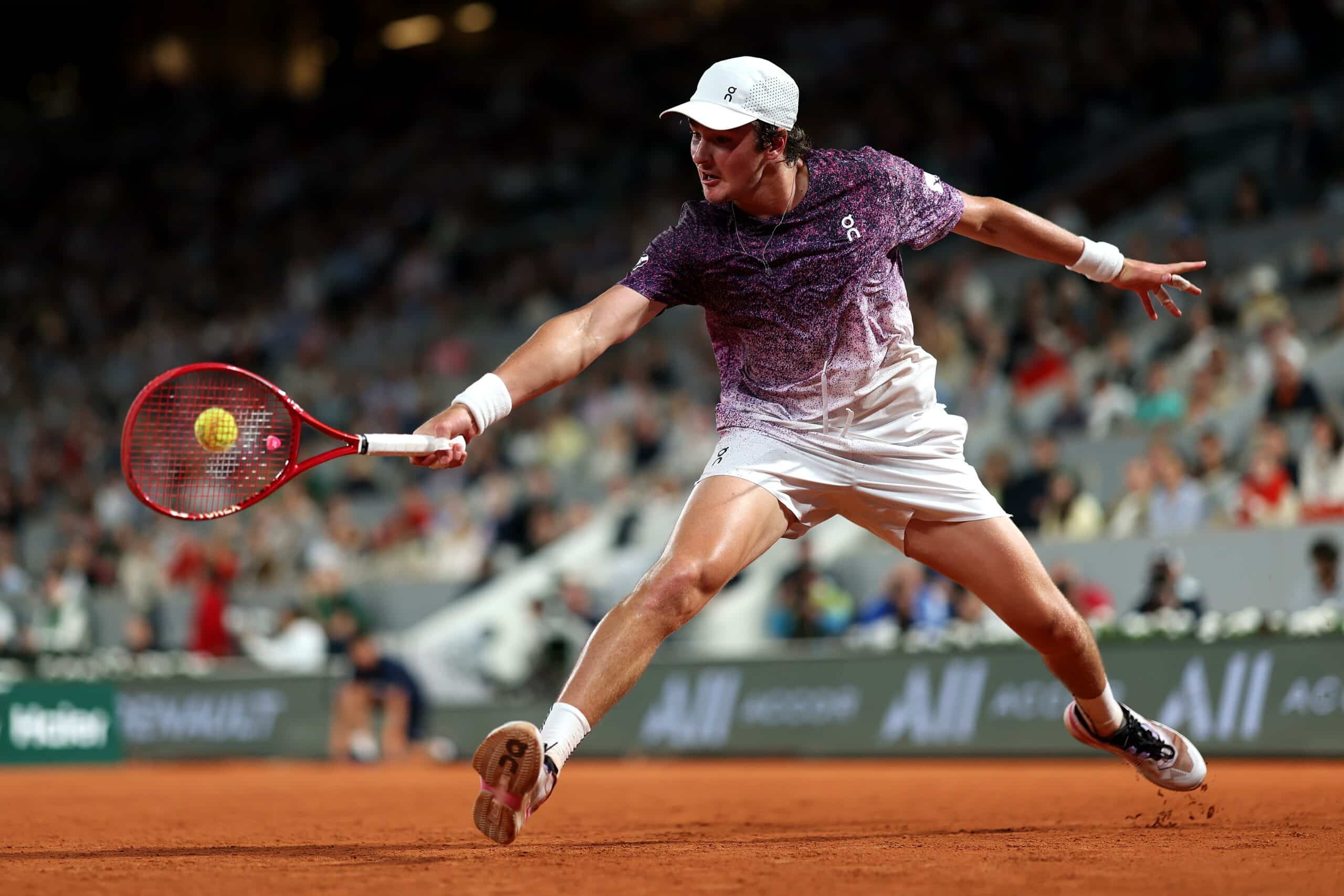 Tenista Fonseca asegura premio millonario en Roland Garros