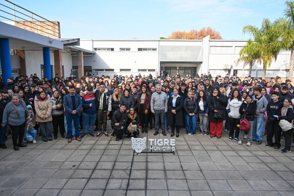 Zamora presenta programa de becas Tigre Educa