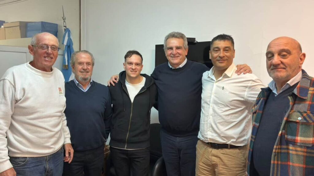 Agustín Rossi se reunió con referentes de Vicente López y pidió una PASO