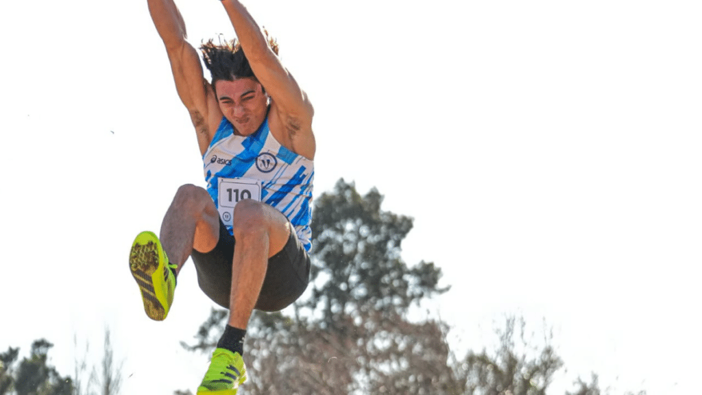 Atleta de Monte Grande rompió un récord histórico de salto