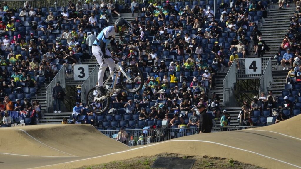 Brilló en el Mundial de BMX tras 24 años inactivo: la historia de Adrián López