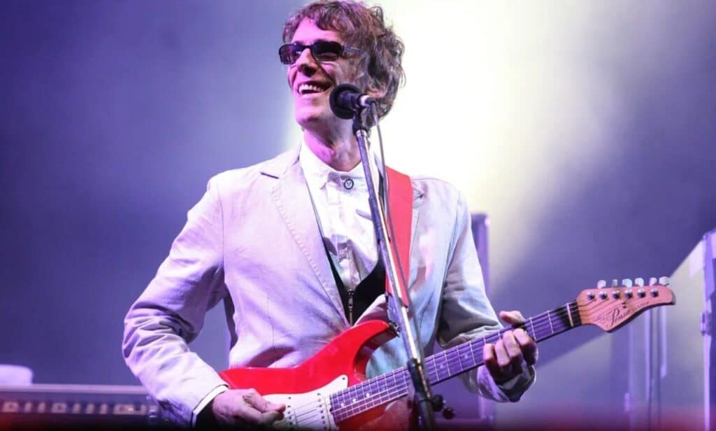 Homenaje a Luis Alberto Spinetta en Morón con música, pintura y feria