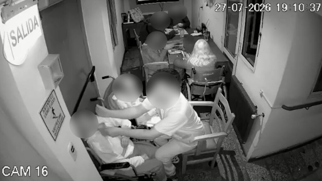 Investigan a un empleado de un geriátrico por presunto maltrato a adultas mayores