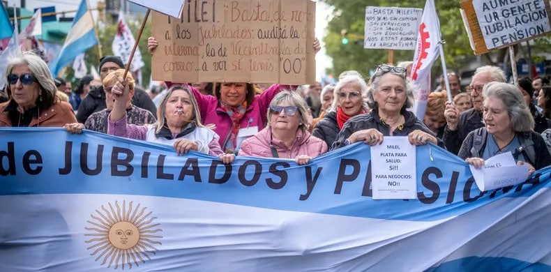 Jubilados y pensionados marchan al Congreso junto a gremios