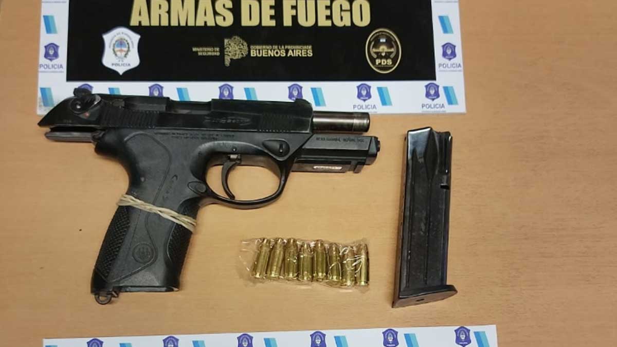 Motochorros intentaron robar a una policía en Lanús