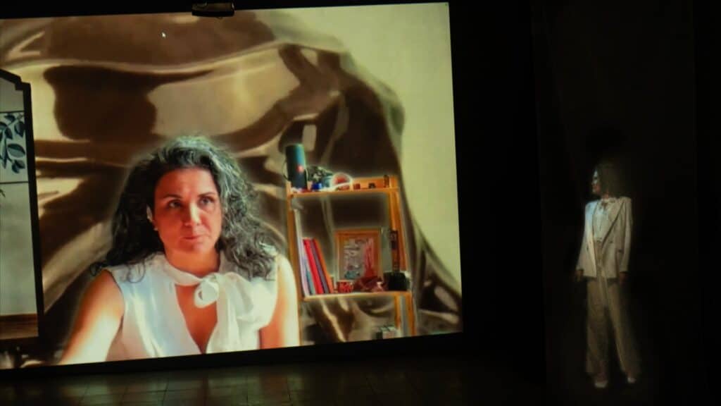 Una obra experimental une teatro y audiovisual en dos salas