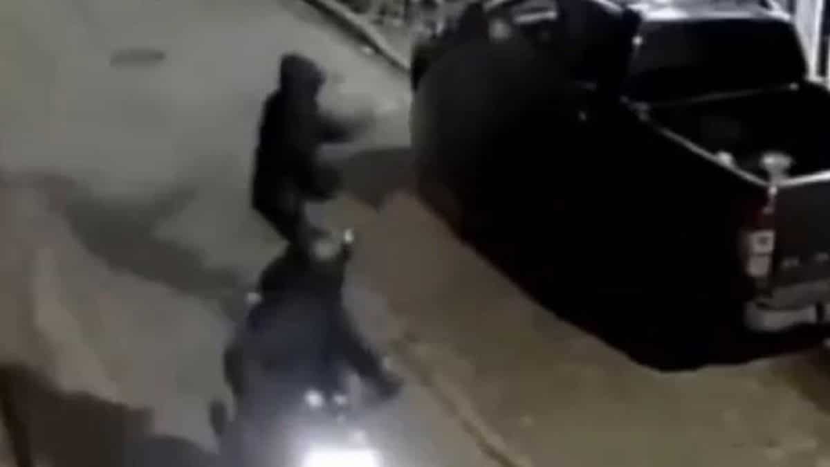 Asesinan a un hombre de un disparo frente a un supermercado