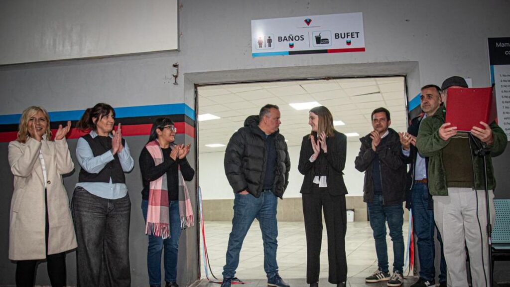 Brown de Adrogué inauguró un nuevo SUM en su sede social