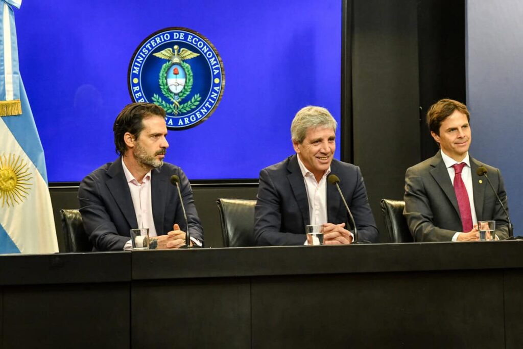 Caputo anunció el Programa de Licitación de Plazos Fijos para Crédito Hipotecario