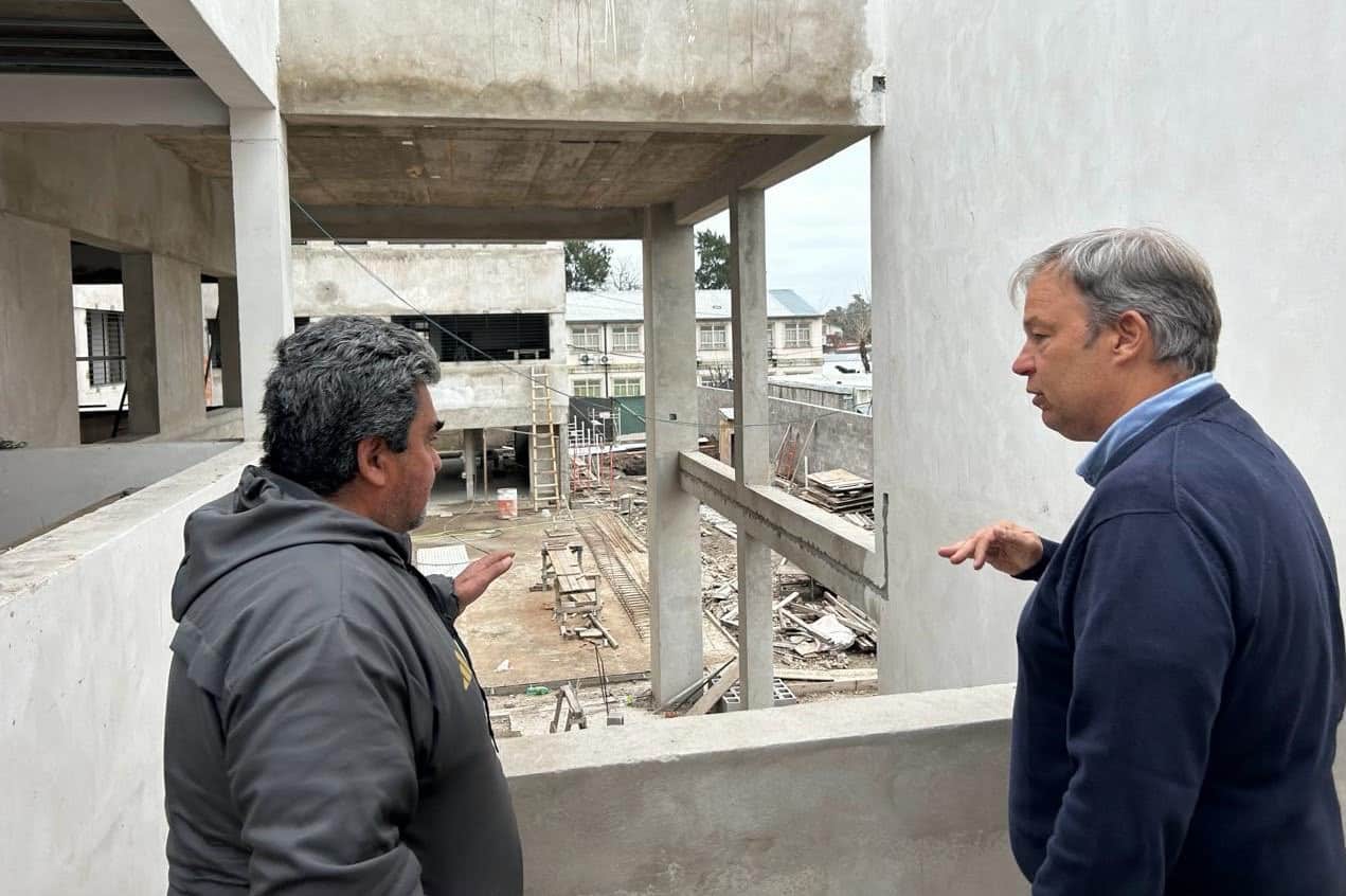 Cascallares supervisó la construcción de la Escuela Secundaria 26 en Glew