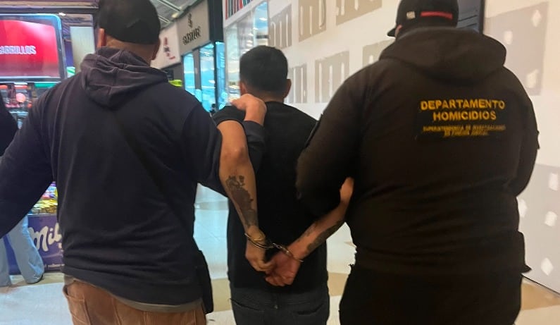 Cayó en el COTO de Temperley un joven buscado por homicidio