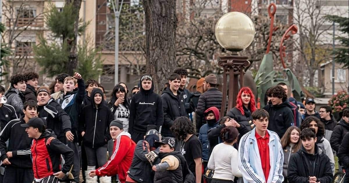 Competencia de “farmear aura” terminó en batalla campal