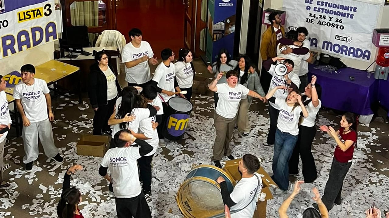 Contundente triunfo de la Franja Morada en Ciencias Económicas de Lomas de Zamora