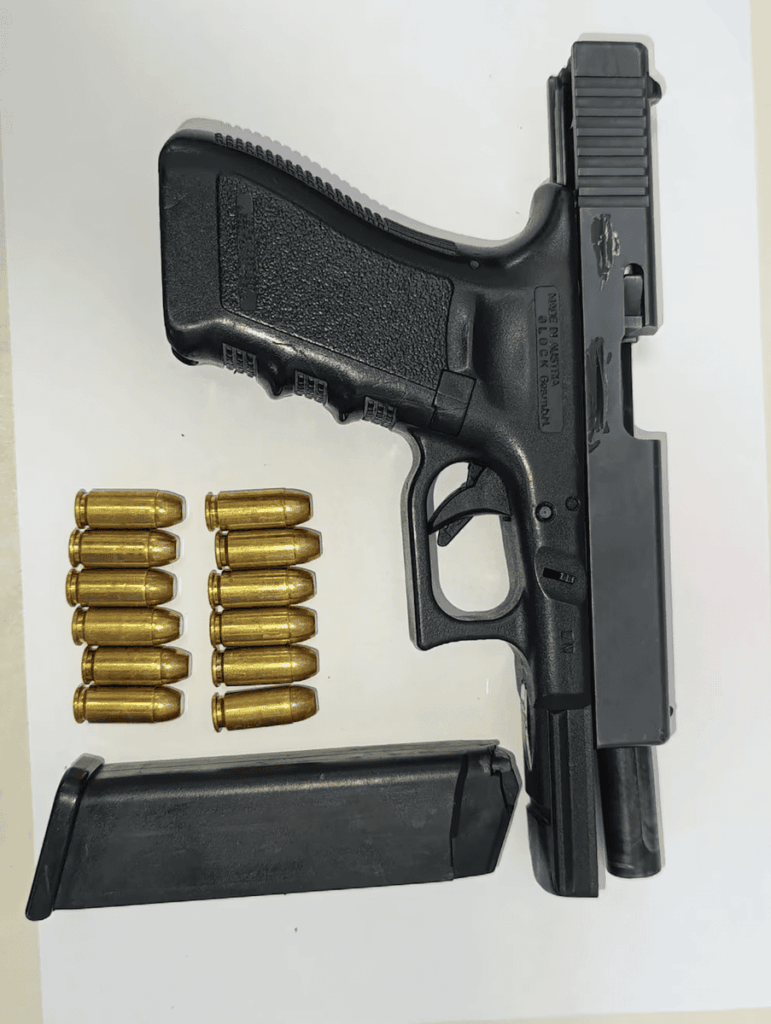 Detuvieron a Callejero Fino en Villa La Ñata: tenía un arma con la numeración limada