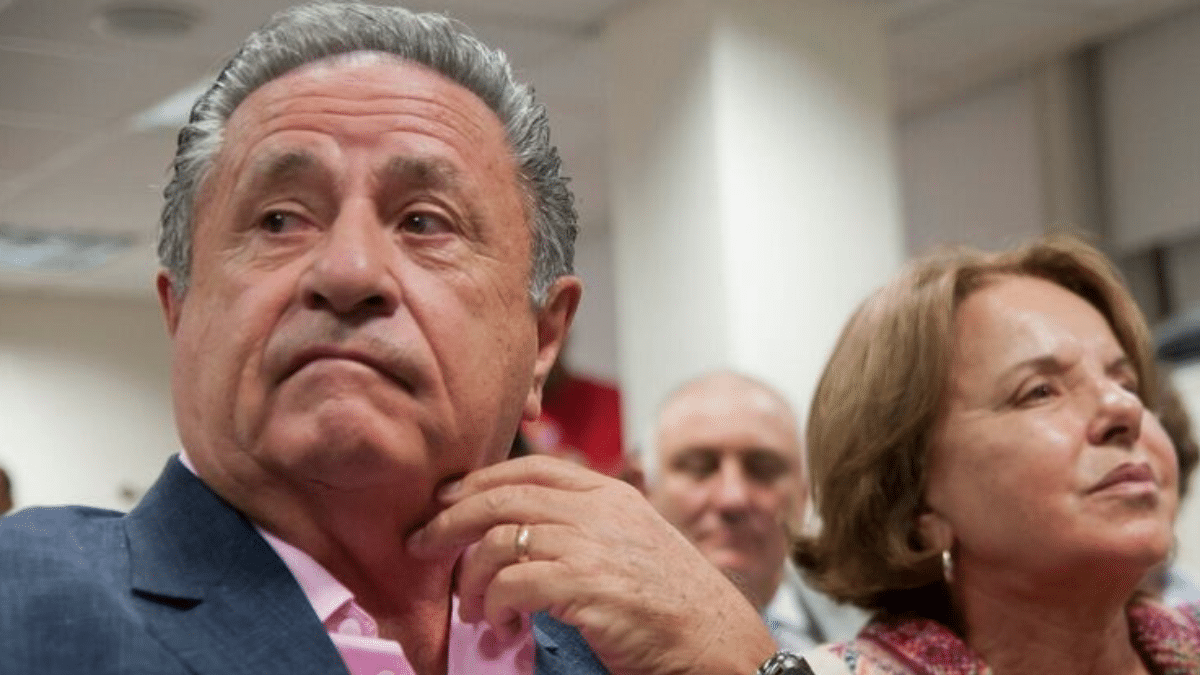 Duhalde, citado a indagatoria por el Vacunatorio VIP en su casa de Lomas