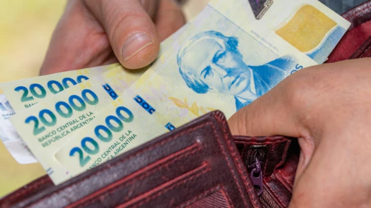 El Gobierno convocó al Consejo del Salario para actualizar el haber mínimo