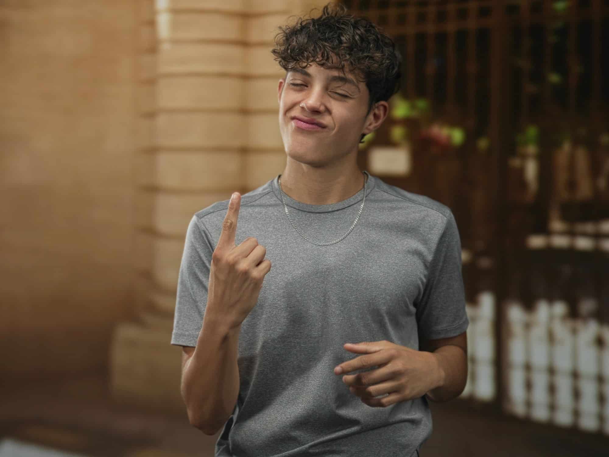 “Farmear aura”: qué significa la expresión furor entre jóvenes