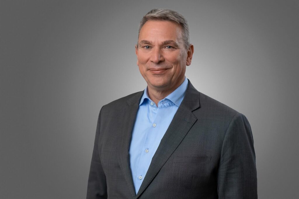 Guido Oelkers asumirá como nuevo consejero delegado de BioNTech en 2027
