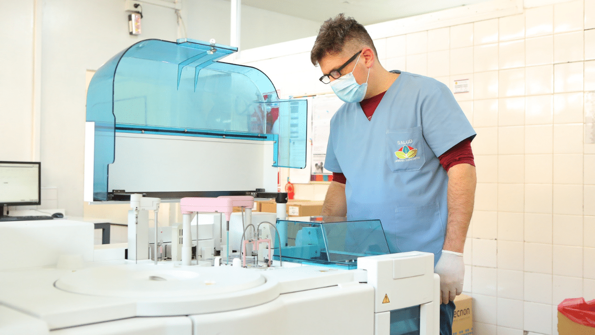 Hospital Santamarina: modernizan el laboratorio con equipamiento nuevo