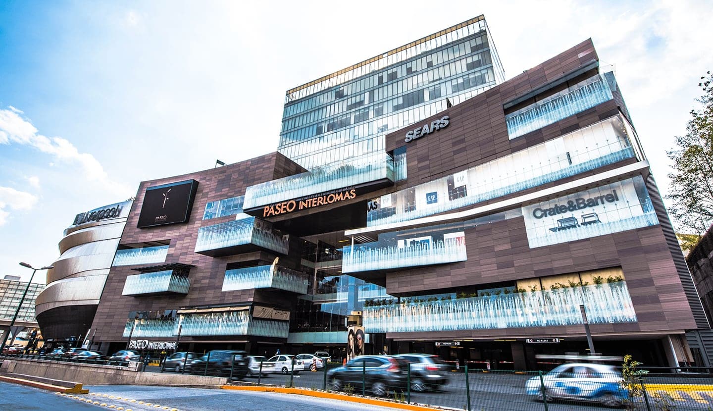 Investigan el desplome de un anuncio en Paseo Interlomas