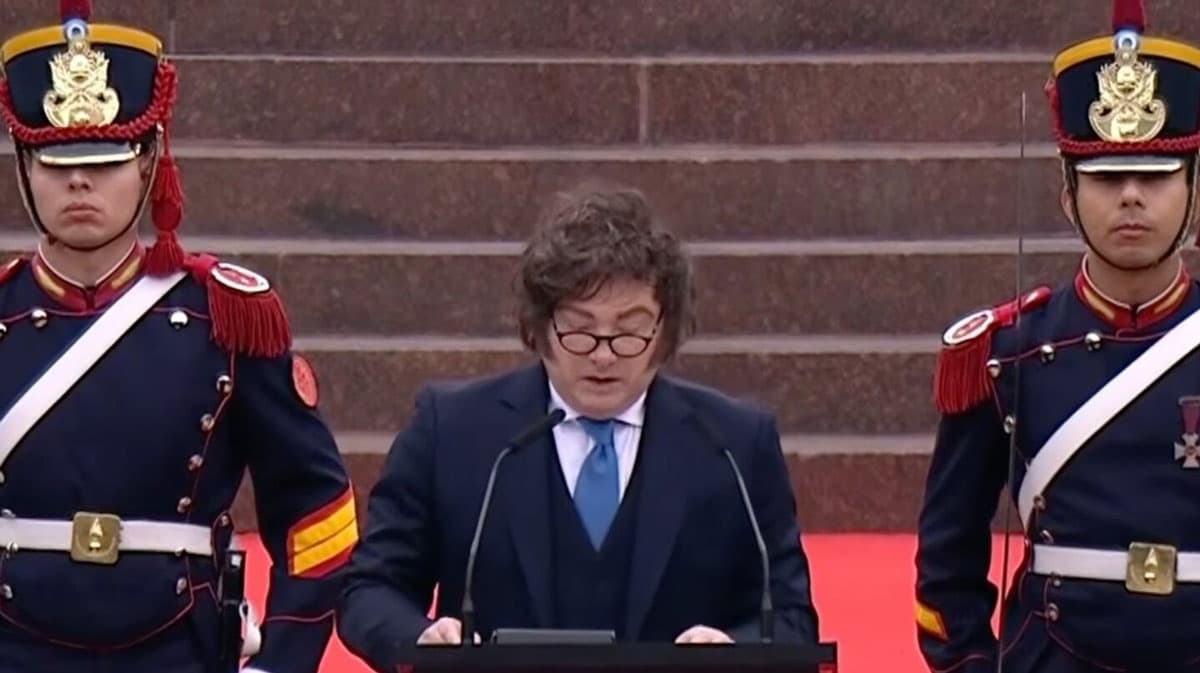 Javier Milei encabezó el homenaje a San Martín: “Hay quienes quieren que vuelva el pasado”